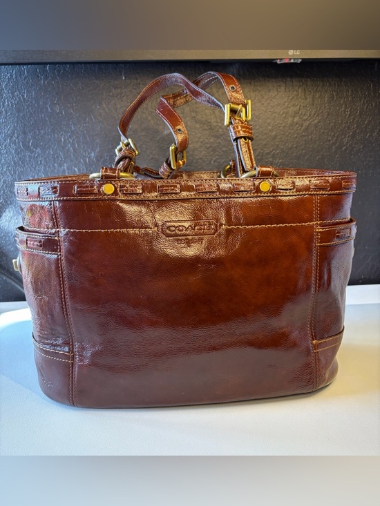 Coach Handbags - Coach Patent Leather Shoulder Tote with Gold Hardware! #11500